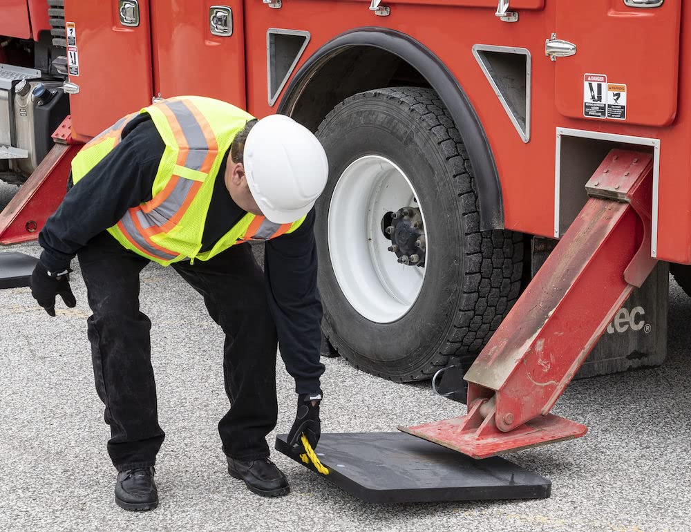 Why KSA Contractors Prefer Local Outrigger Pad Suppliers?